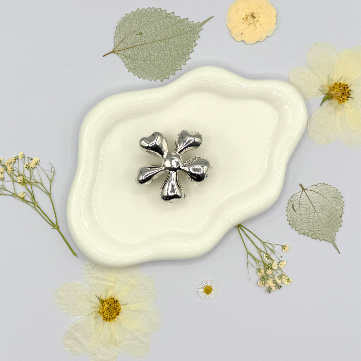 Nali Flower Metal Hair Claw Clips