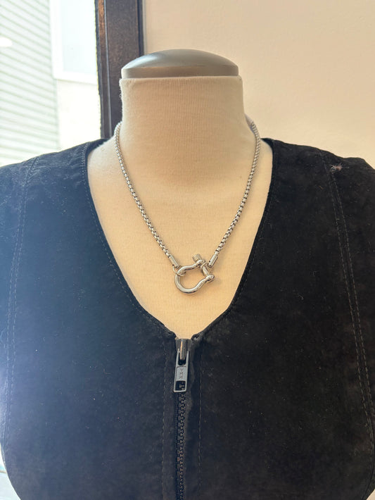 Horseshoe Box Chain Necklace - Silver