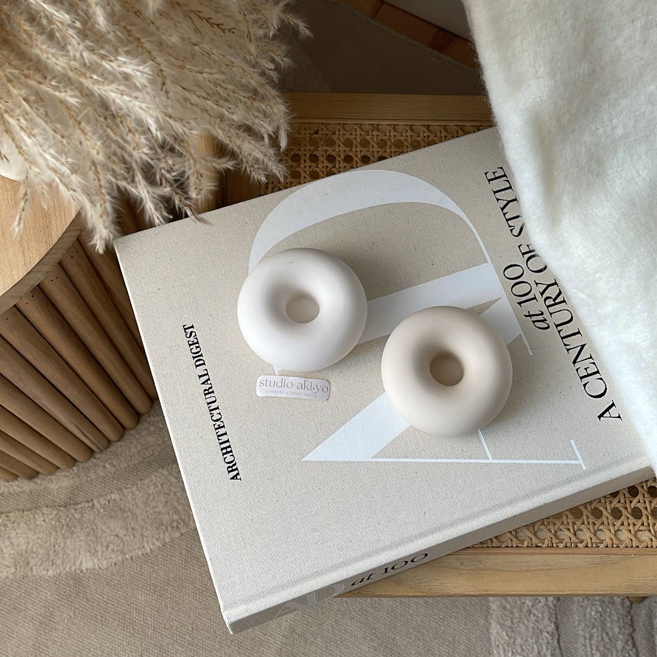 Minimalist Round Taper Candle Holder