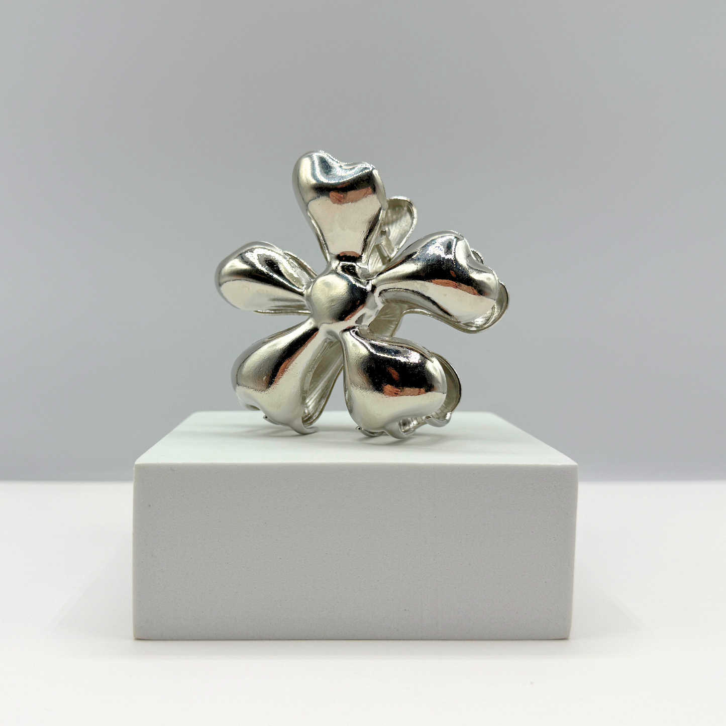 Nali Flower Metal Hair Claw Clips