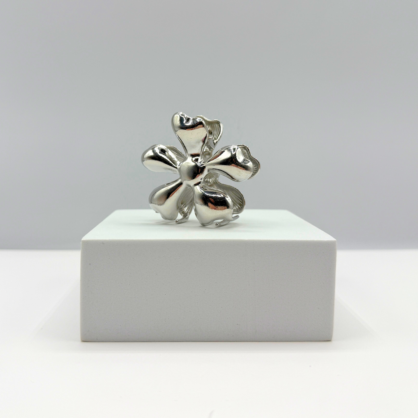 Nali Flower Metal Hair Claw Clips