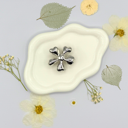 Nali Flower Metal Hair Claw Clips