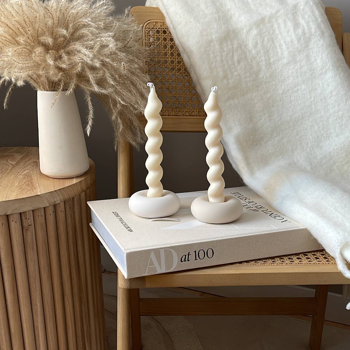 Minimalist Round Taper Candle Holder