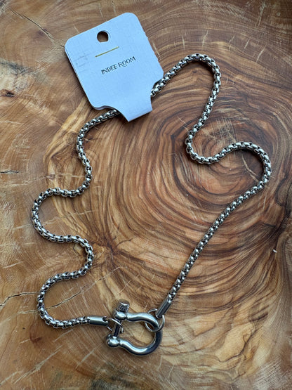 Horseshoe Box Chain Necklace - Silver