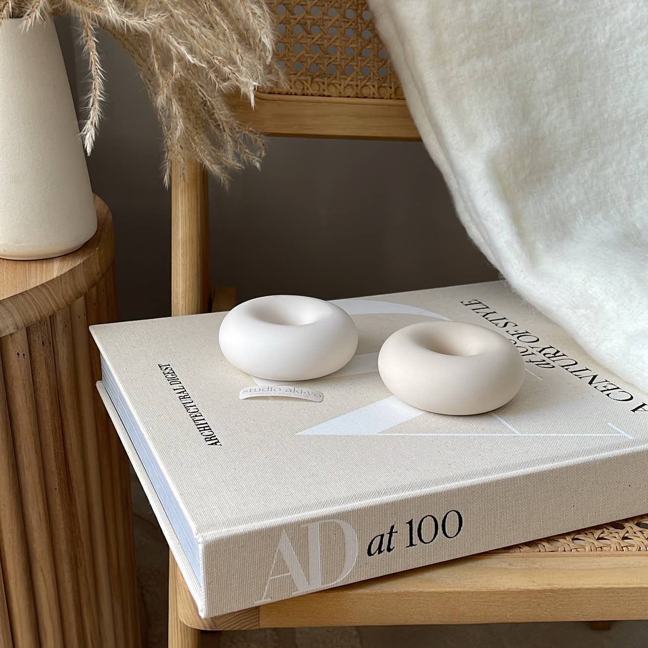 Minimalist Round Taper Candle Holder