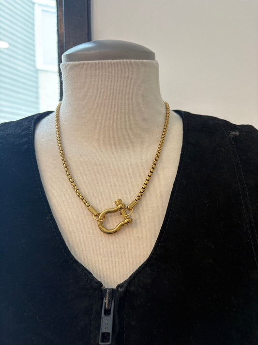 Horseshoe Box Chain Necklace - Gold
