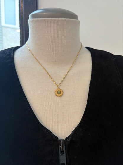 Retro Flower Pendant Necklace