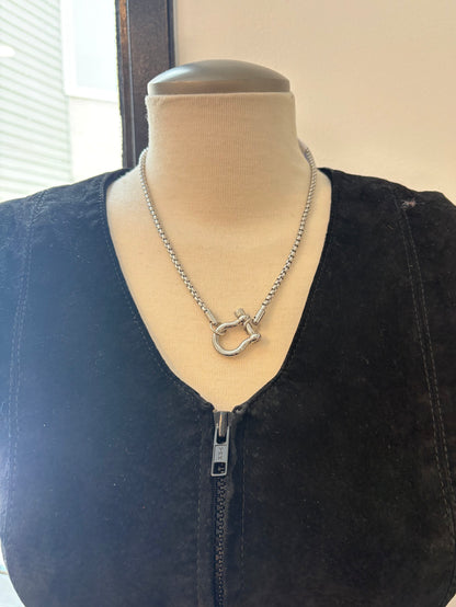 Horseshoe Box Chain Necklace - Silver