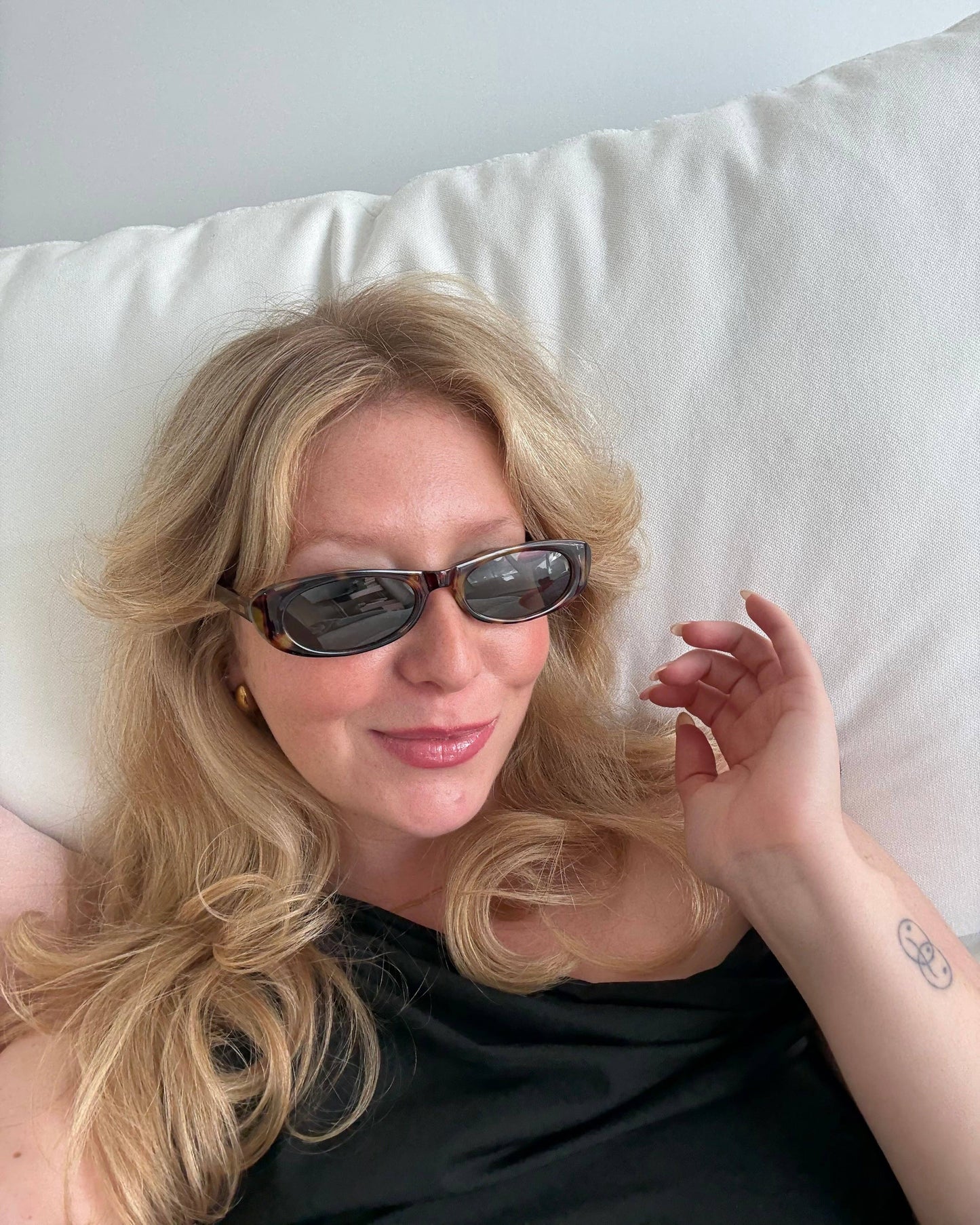90s Oval Sunglasses